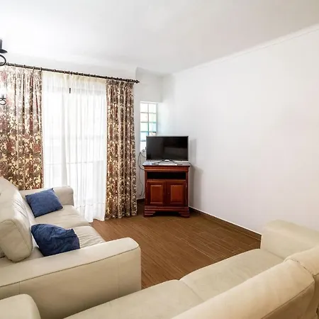 Rustic Old Town - T3 Апартаменты